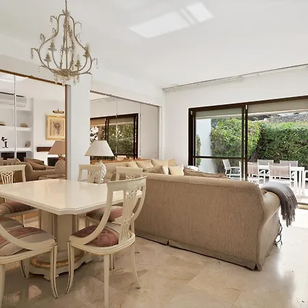 Beachside House Mariabanus * Marbella