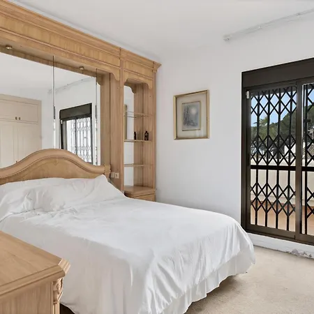 Holiday home Beachside House Mariabanus *