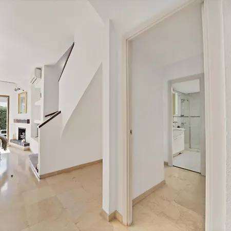 Holiday home Beachside House Mariabanus *